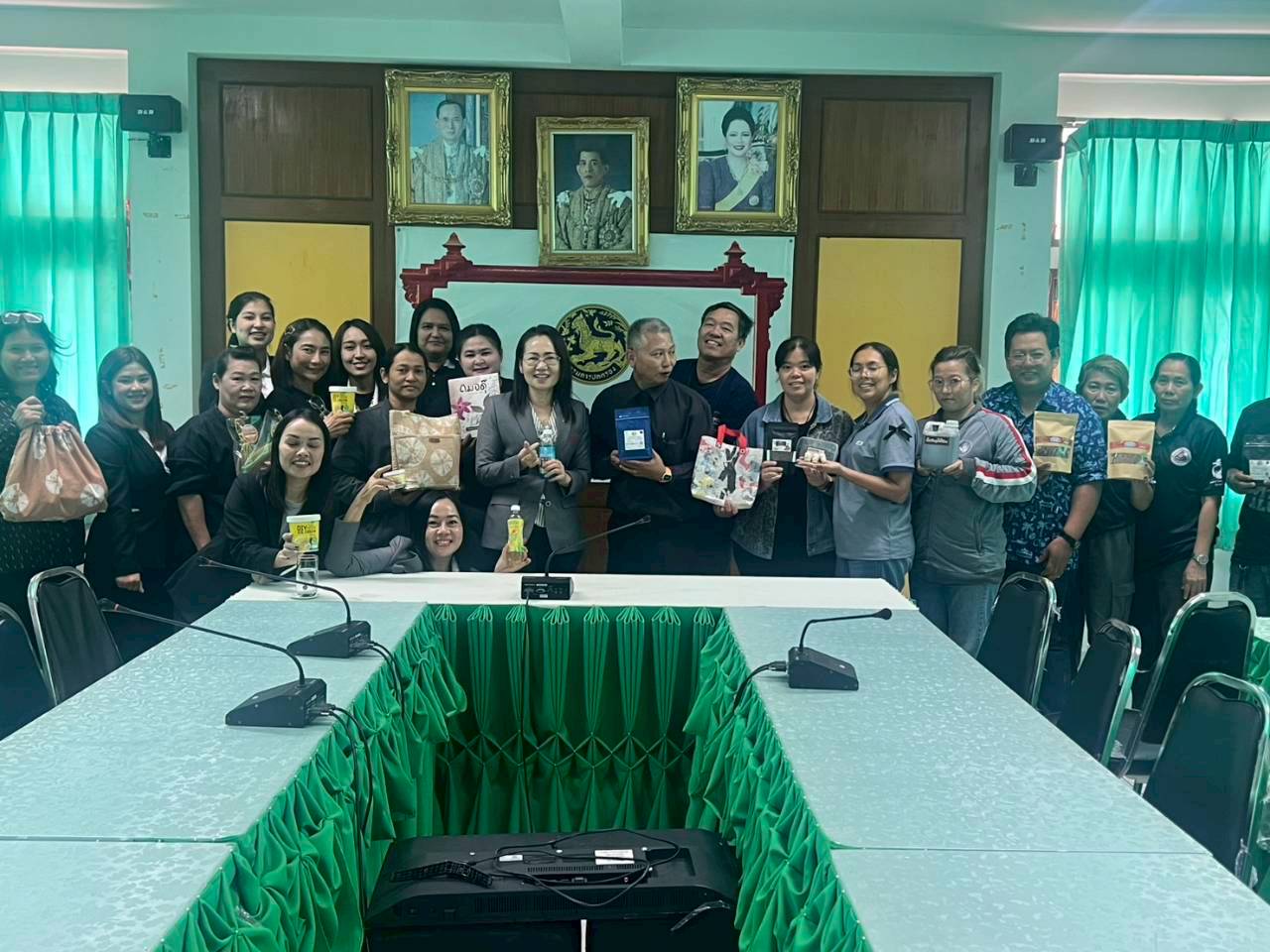 พช.หัวหิน จัดกิจกรรมพัฒนาศักยภาพเครือข่ายกลุ่มอาชีพ และผู้ผลิต ผู้ประกอบการ OTOP ระดับอำเภอ